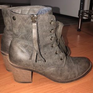 Roxy Boots
